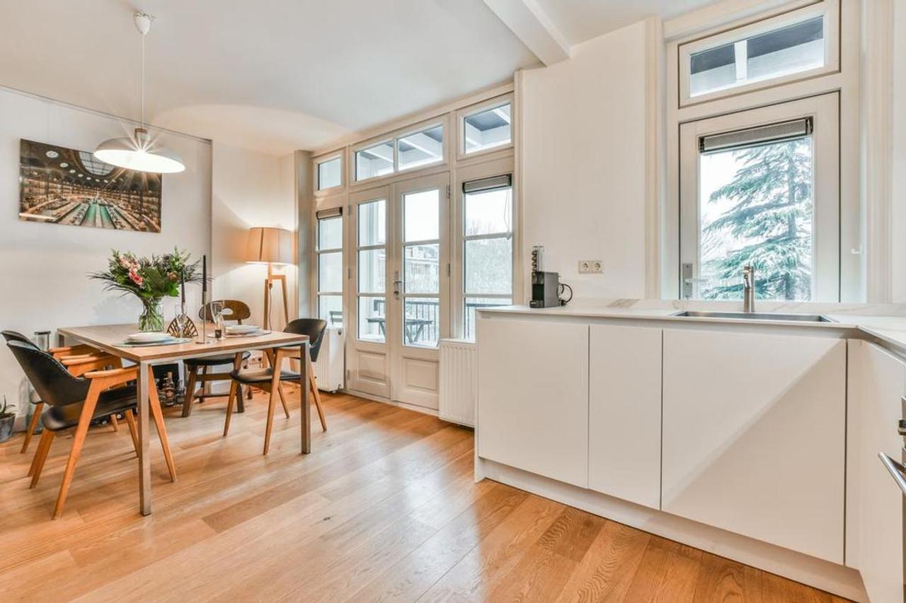 Gemeubileerd 2-slaapkamerappartement bij de Amstel - Afbeelding 2