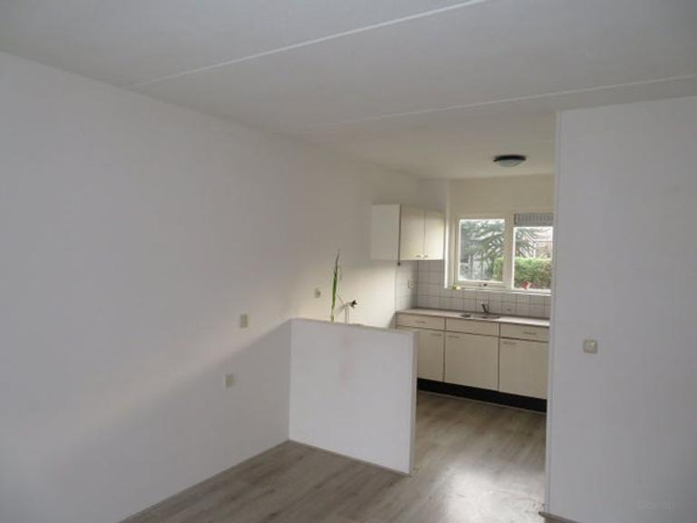 Family home with 3 bedrooms and attic - Image 12