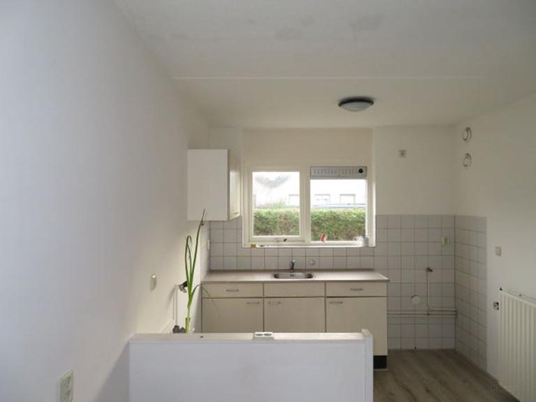 Family home with 3 bedrooms and attic - Image 13