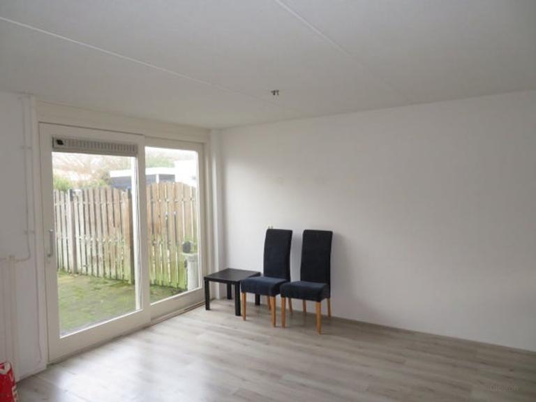 Family home with 3 bedrooms and attic - Image 15
