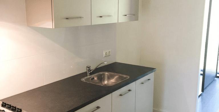 Lichte loft met privébalkon in Tilburg - Afbeelding 4