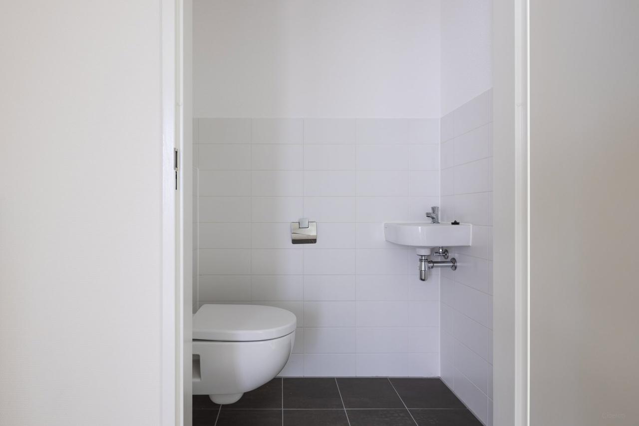 New-build apartment with balcony and A++ rating - Image 10