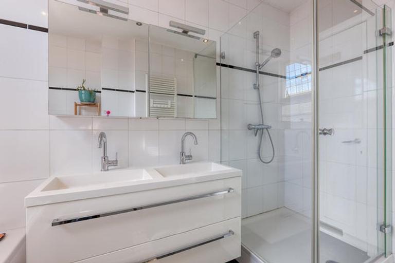 4 Bedrooms & Southwest-Facing Balcony - Image 20