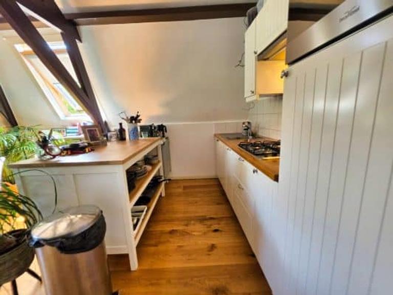 Gemeubileerde bovenwoning van 46 m² - Afbeelding 2