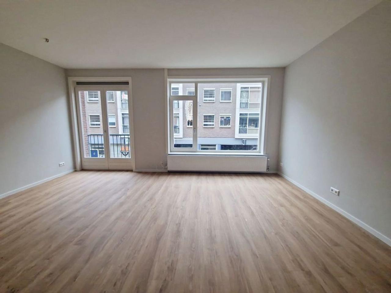 3-Room Apartment, 64 m², Stadsdriehoek - Image 1