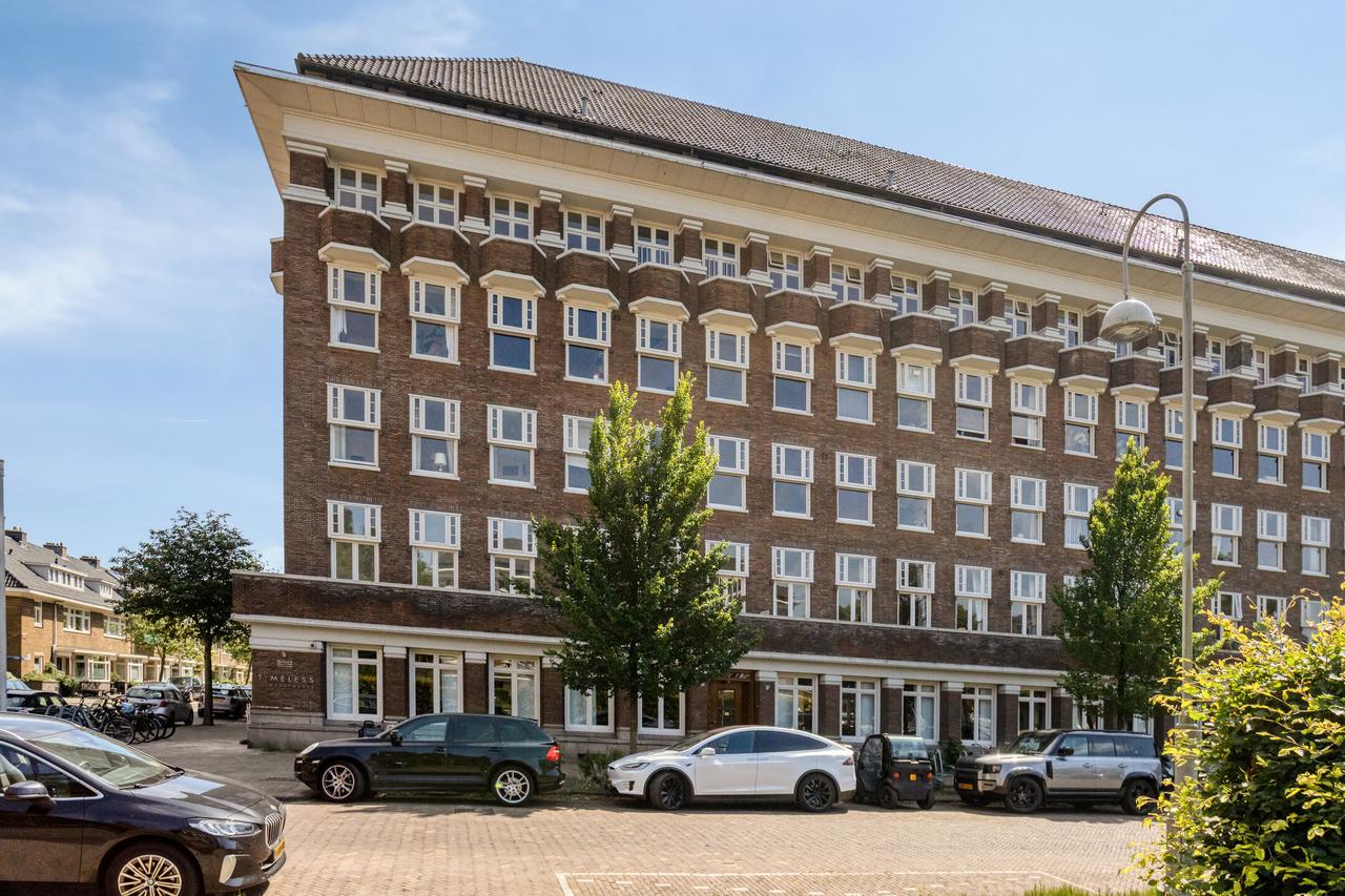 Furnished apartment with balcony and 2 bedrooms - Image 1