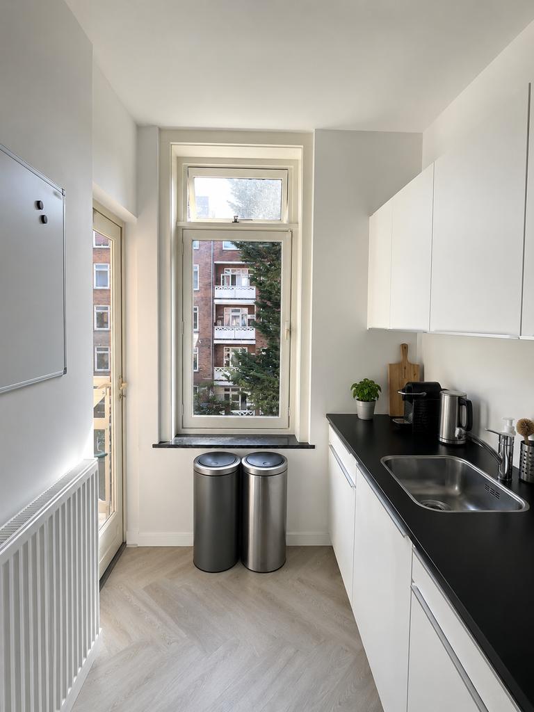Furnished apartment with balcony and 2 bedrooms - Image 3