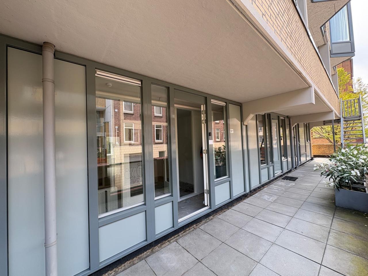 98 m² with a garden in Oude Westen - Image 2