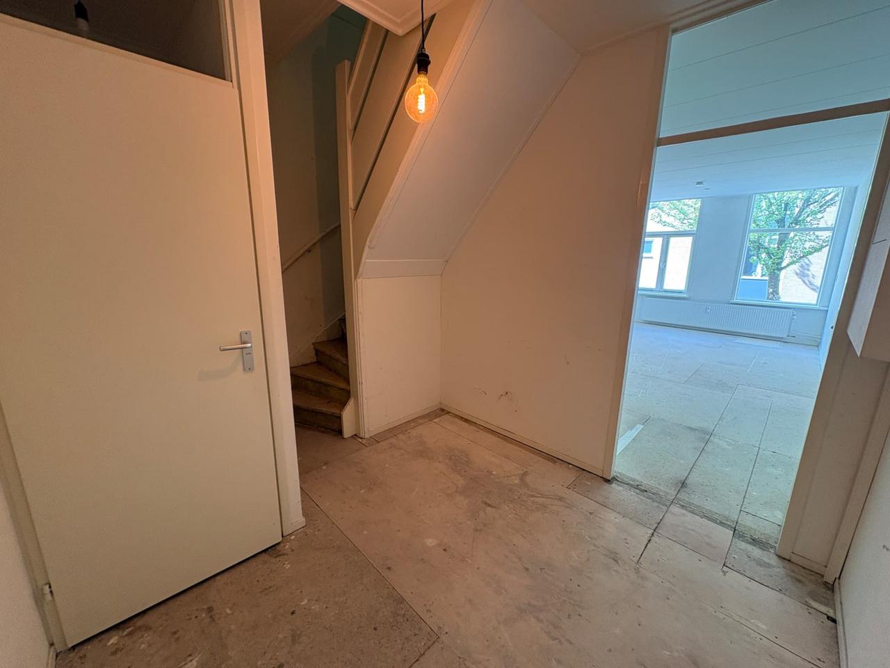 122 m² and three bedrooms in Rotterdam-Cool - Image 2