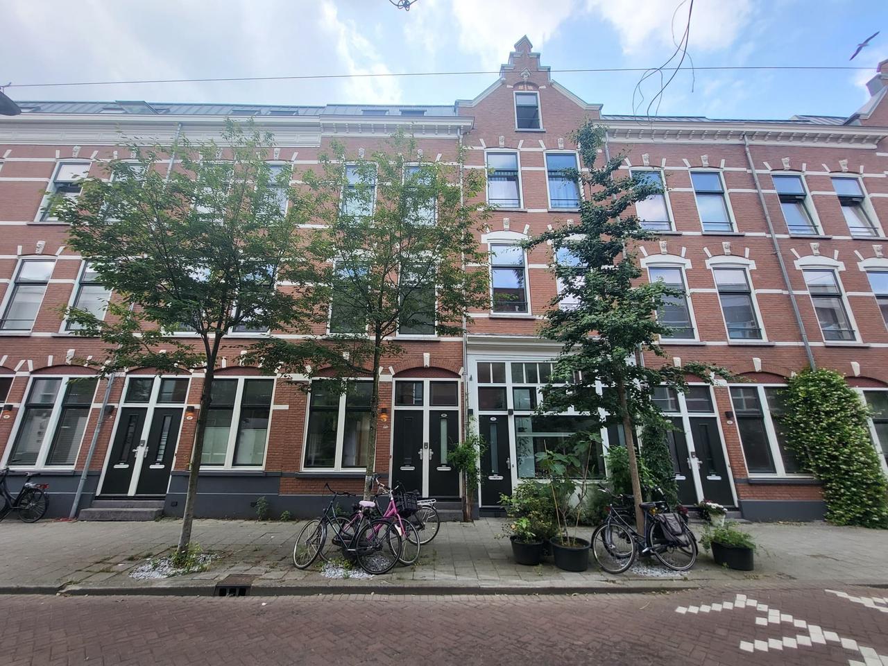106 m² with parking in Oude Westen - Image 1