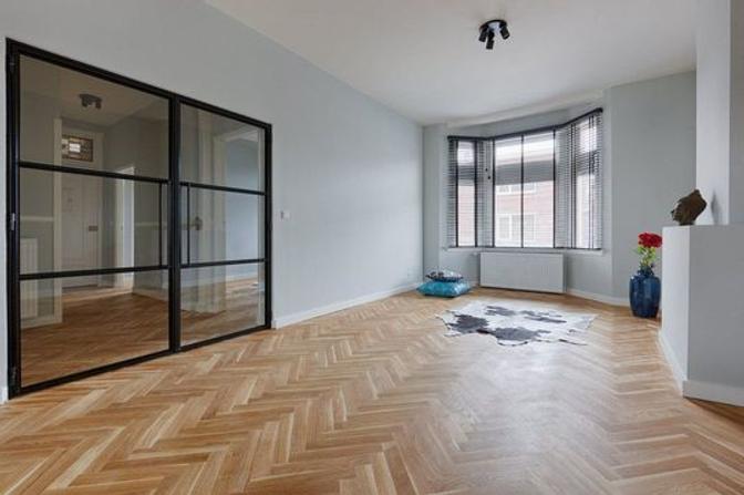 95 m² Upper-Floor Apartment with 3 Bedrooms - Image 4