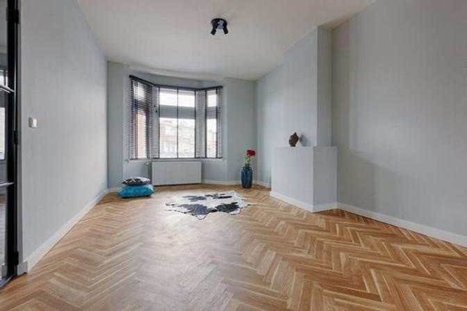 95 m² Upper-Floor Apartment with 3 Bedrooms - Image 5