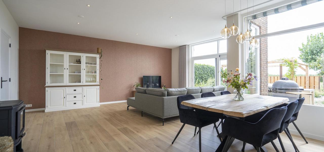 Five bedrooms, garden and private garage - Image 7