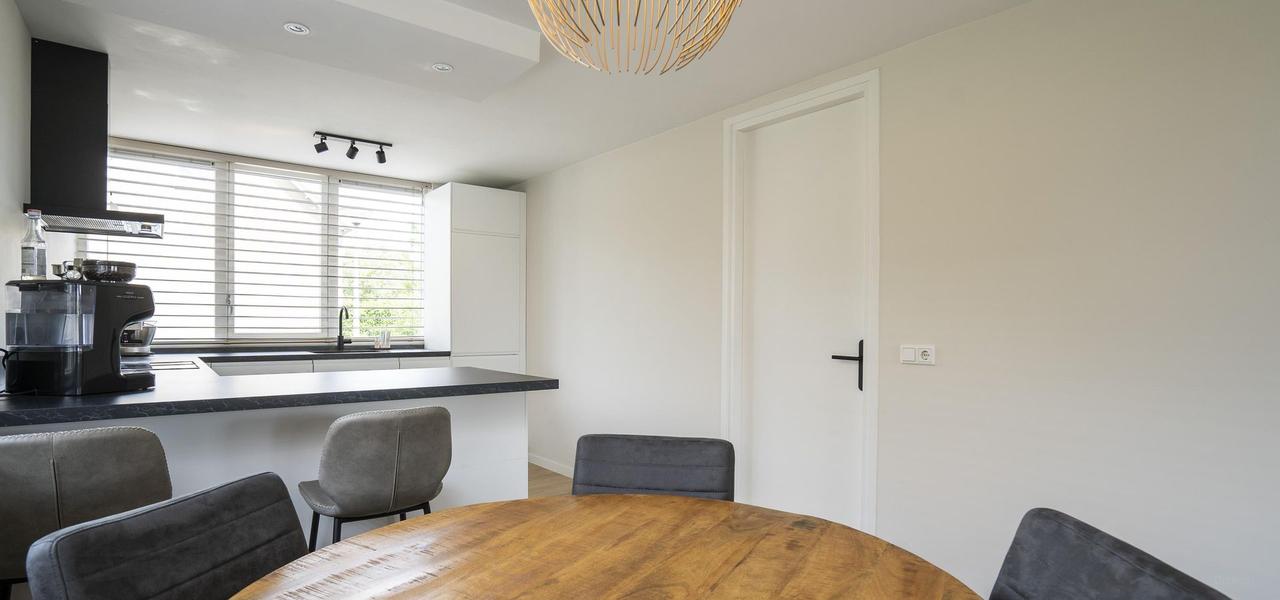 Five bedrooms, garden and private garage - Image 10