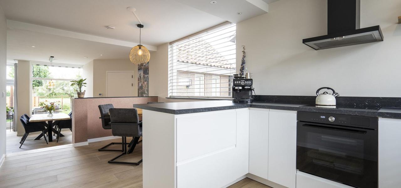 Five bedrooms, garden and private garage - Image 11