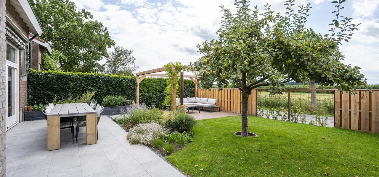 Five bedrooms, garden and private garage - Image 32