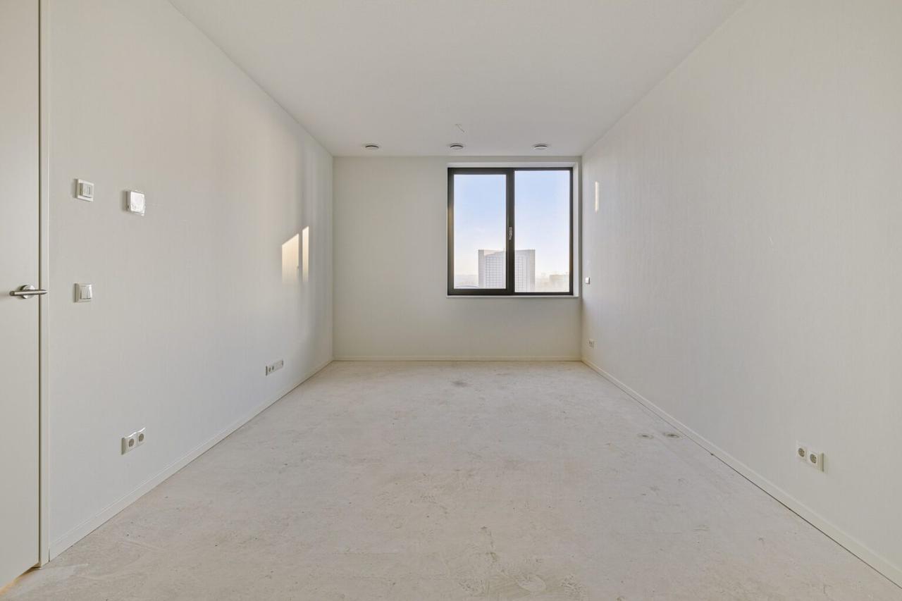 Licht driekamerappartement met stadsuitzicht - Afbeelding 2
