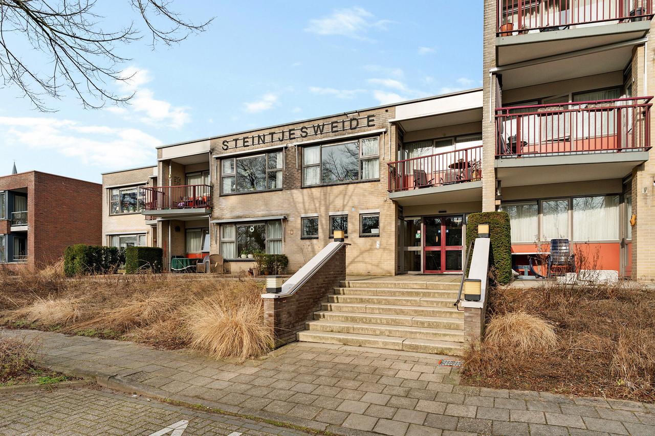 Sunny 55+ apartment with open views - Image 13