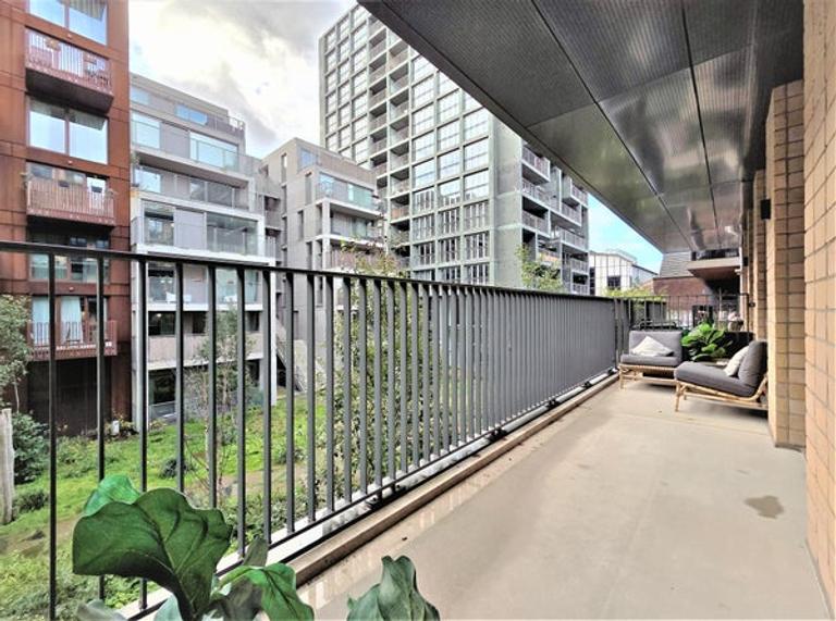Furnished 1-Bedroom Apartment with Balcony - Image 3