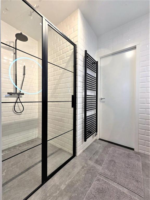 Furnished 1-Bedroom Apartment with Balcony - Image 17