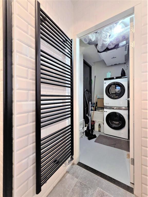 Furnished 1-Bedroom Apartment with Balcony - Image 18