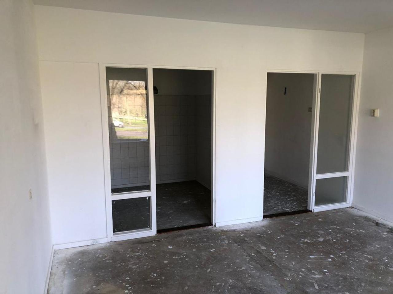 Affordable one-bedroom apartment with balcony - Image 3