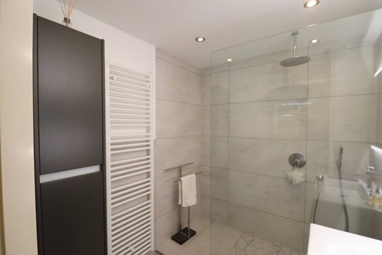 Furnished Corner Apartment with Balcony - Image 18