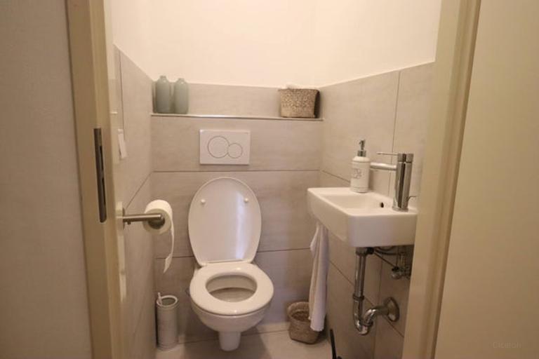 Furnished Corner Apartment with Balcony - Image 20