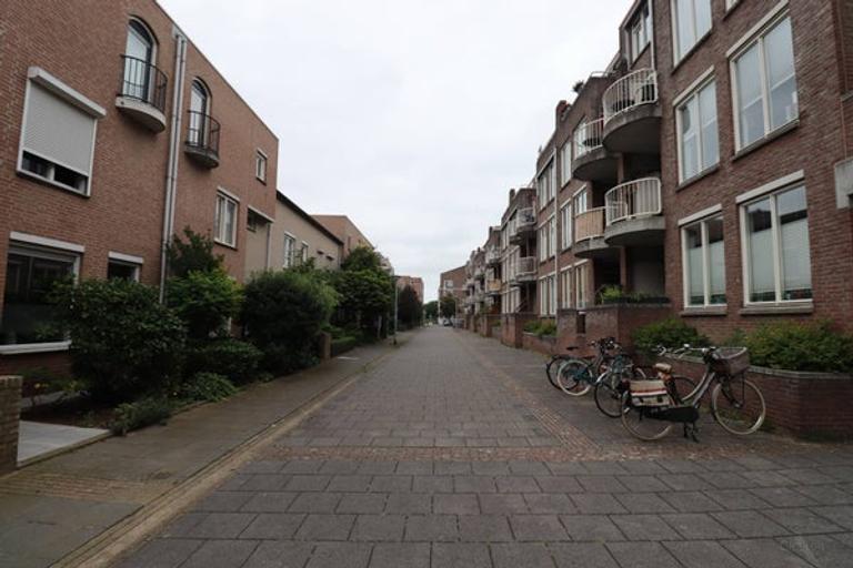 Furnished Corner Apartment with Balcony - Image 21