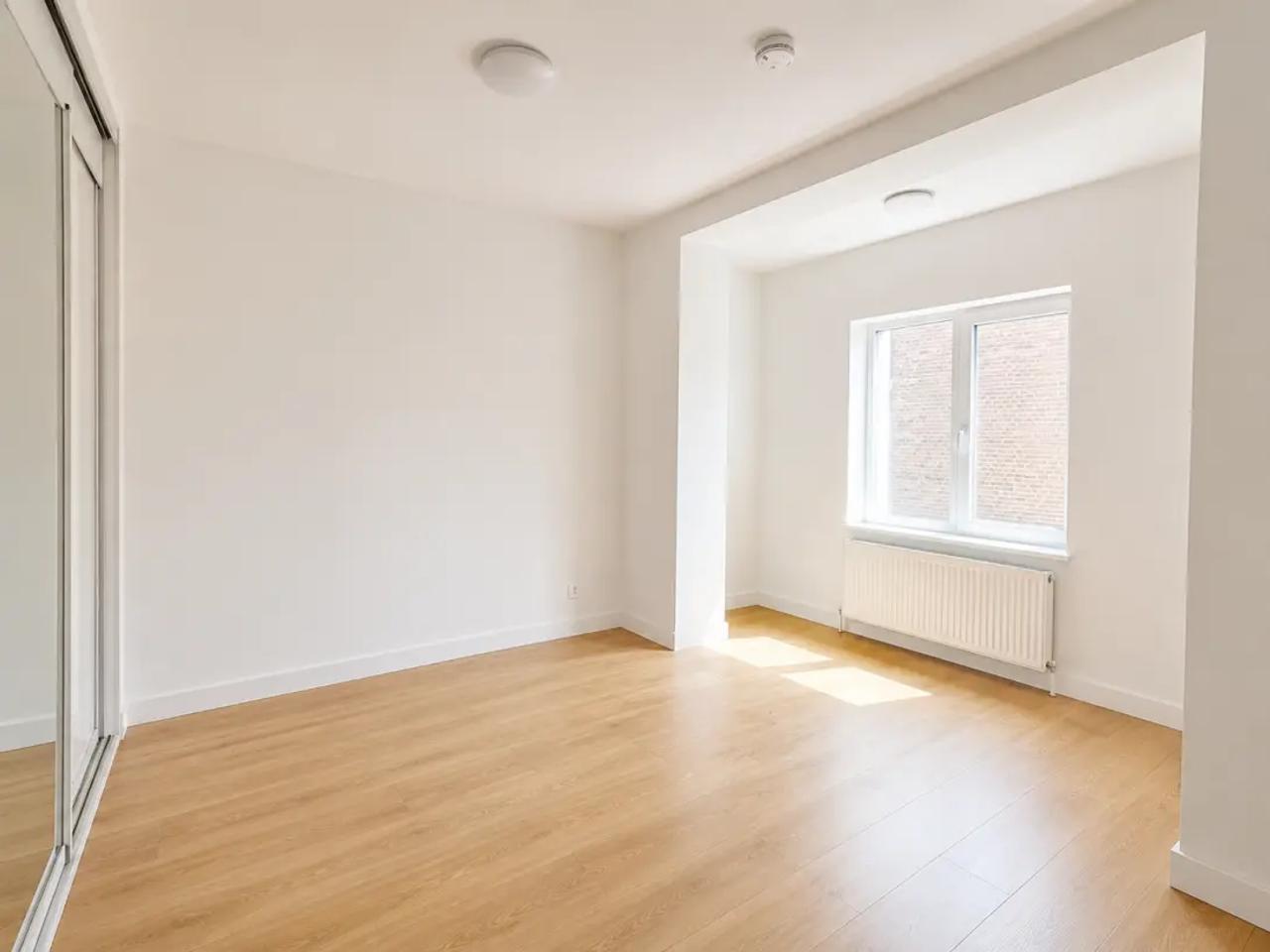 114 m² dubbel bovenhuis met 3 slaapkamers - Afbeelding 2