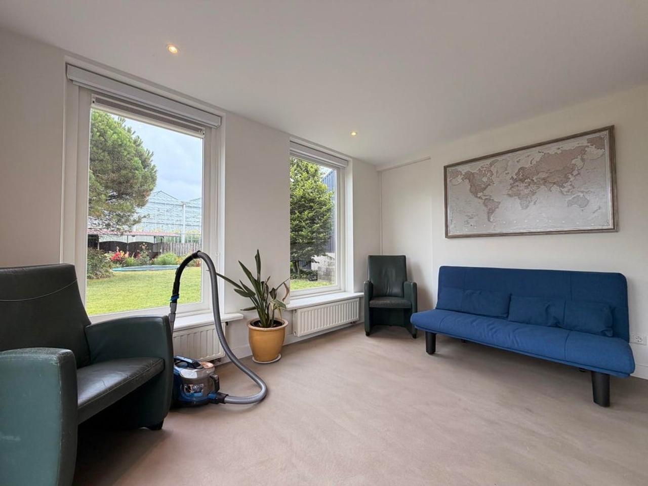 Detached living with private mooring - Image 21