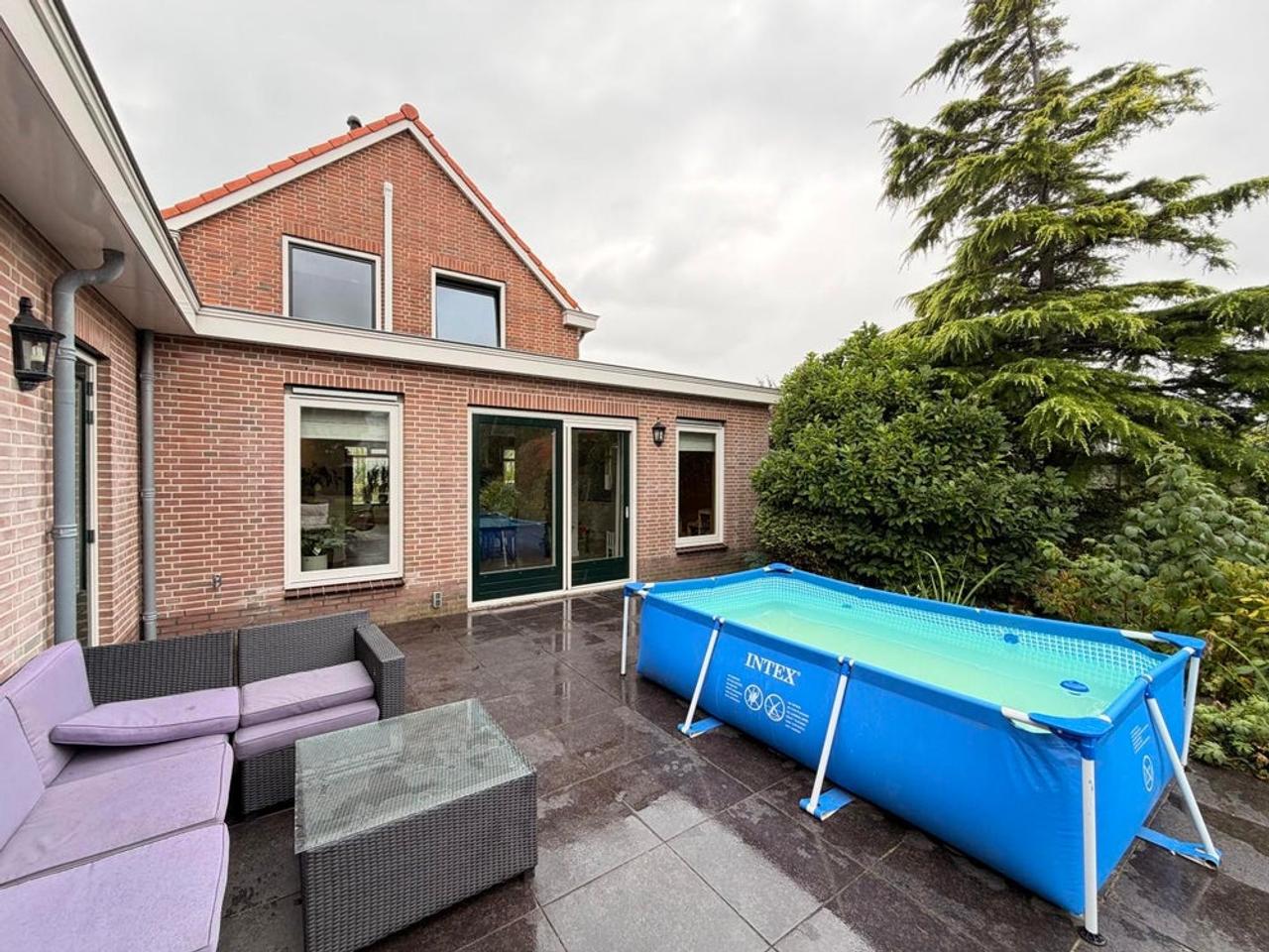 Detached living with private mooring - Image 42