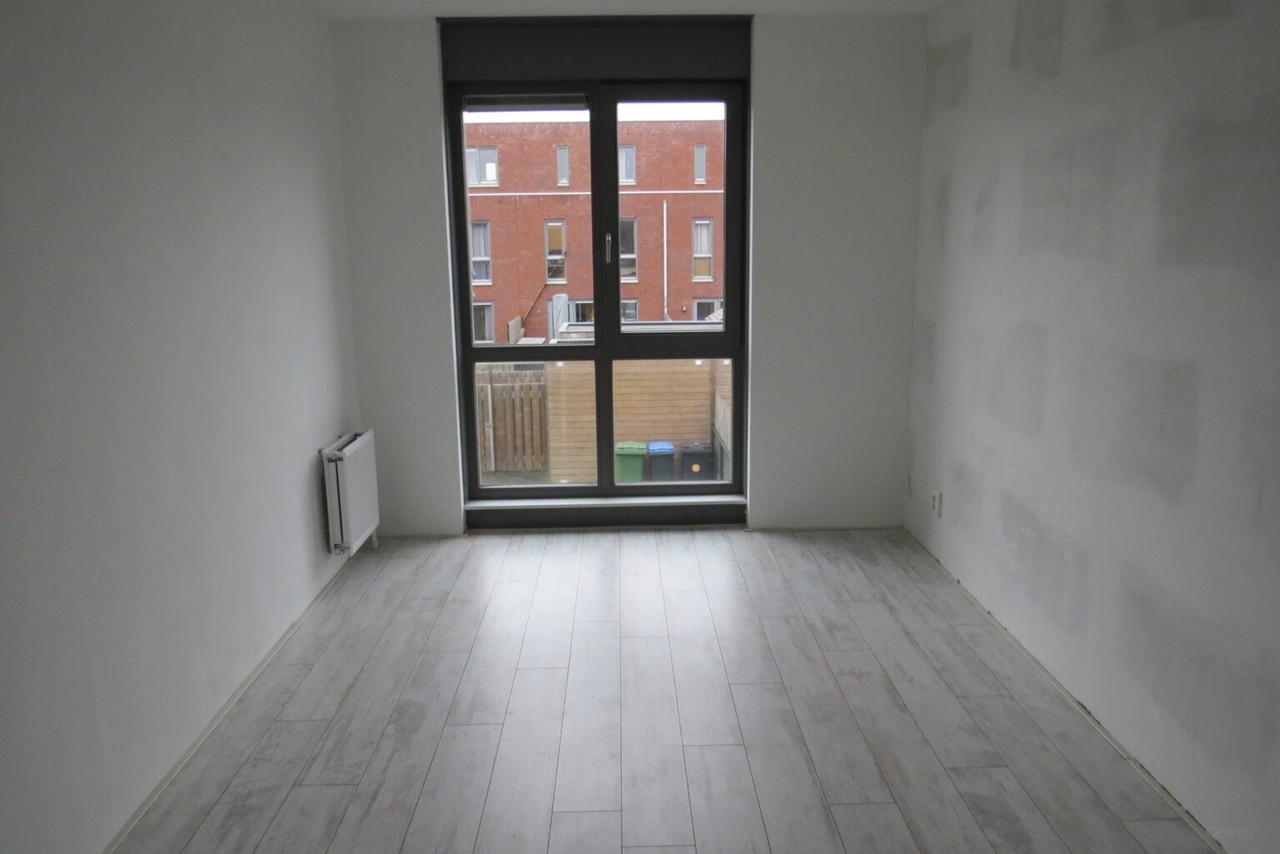 Hoekwoning met 4 slaapkamers en tuin - Afbeelding 9