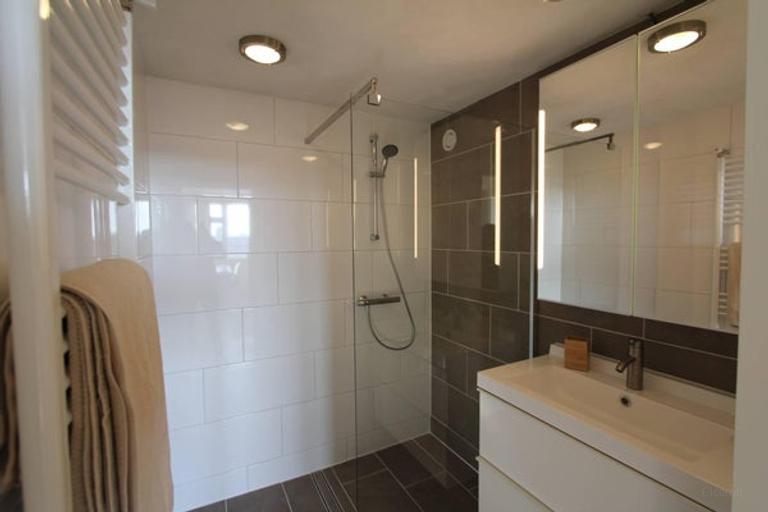 100 m² with three bedrooms and sunny balcony - Image 13