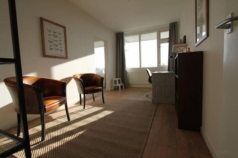 100 m² with three bedrooms and sunny balcony - Image 16