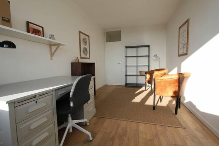 100 m² with three bedrooms and sunny balcony - Image 17