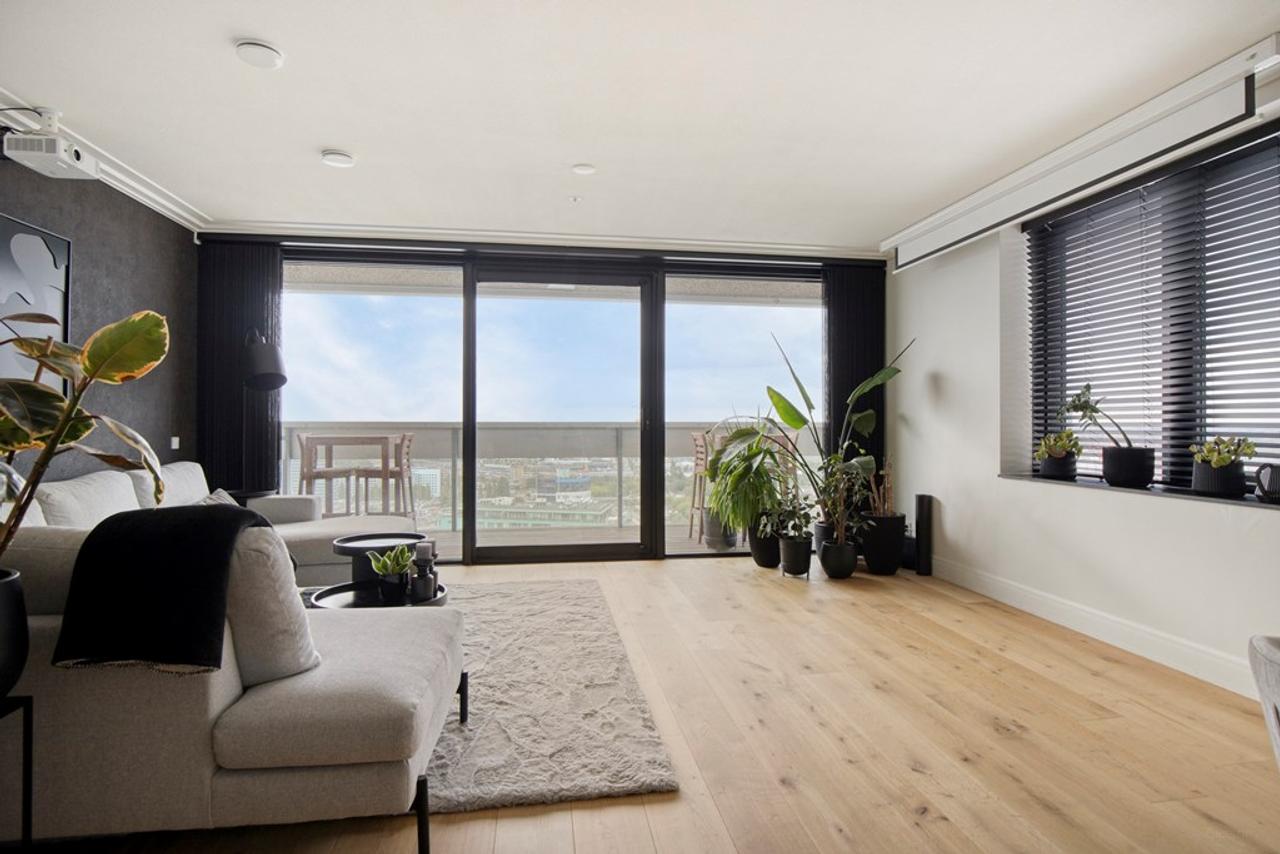 Live on the 29th Floor in The Hague - Image 10