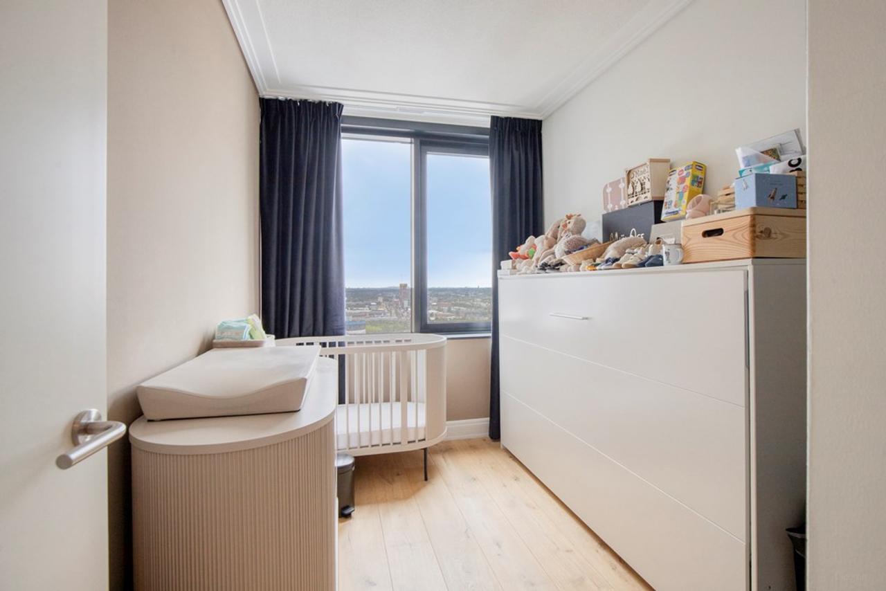 Live on the 29th Floor in The Hague - Image 22