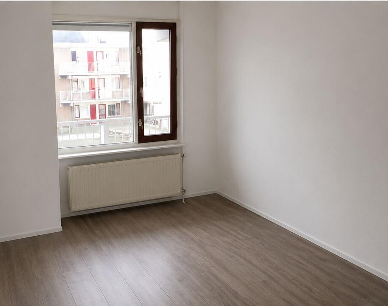 Balkon en twee kamers in hartje Alkmaar - Afbeelding 1
