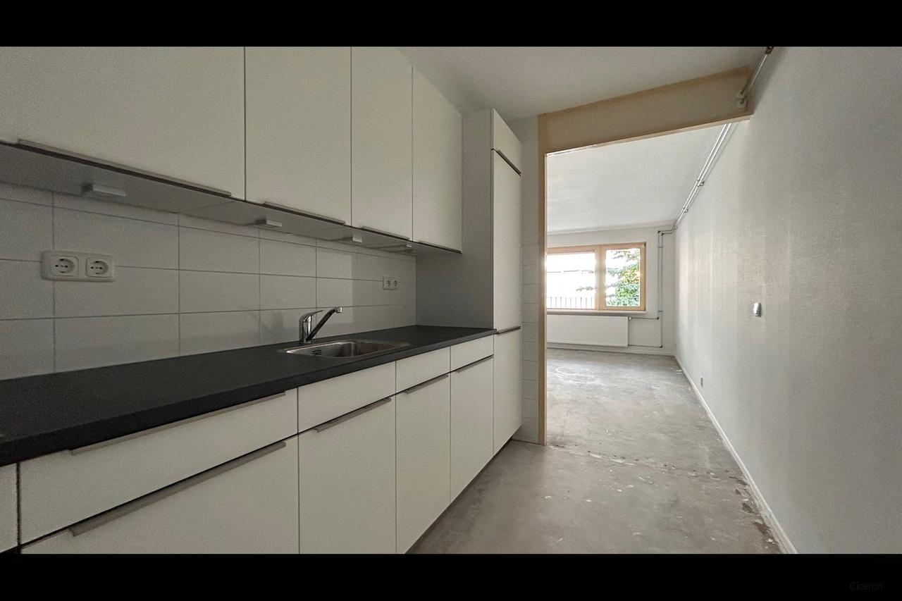 Balkon op het westen vlak bij het centrum - Afbeelding 13