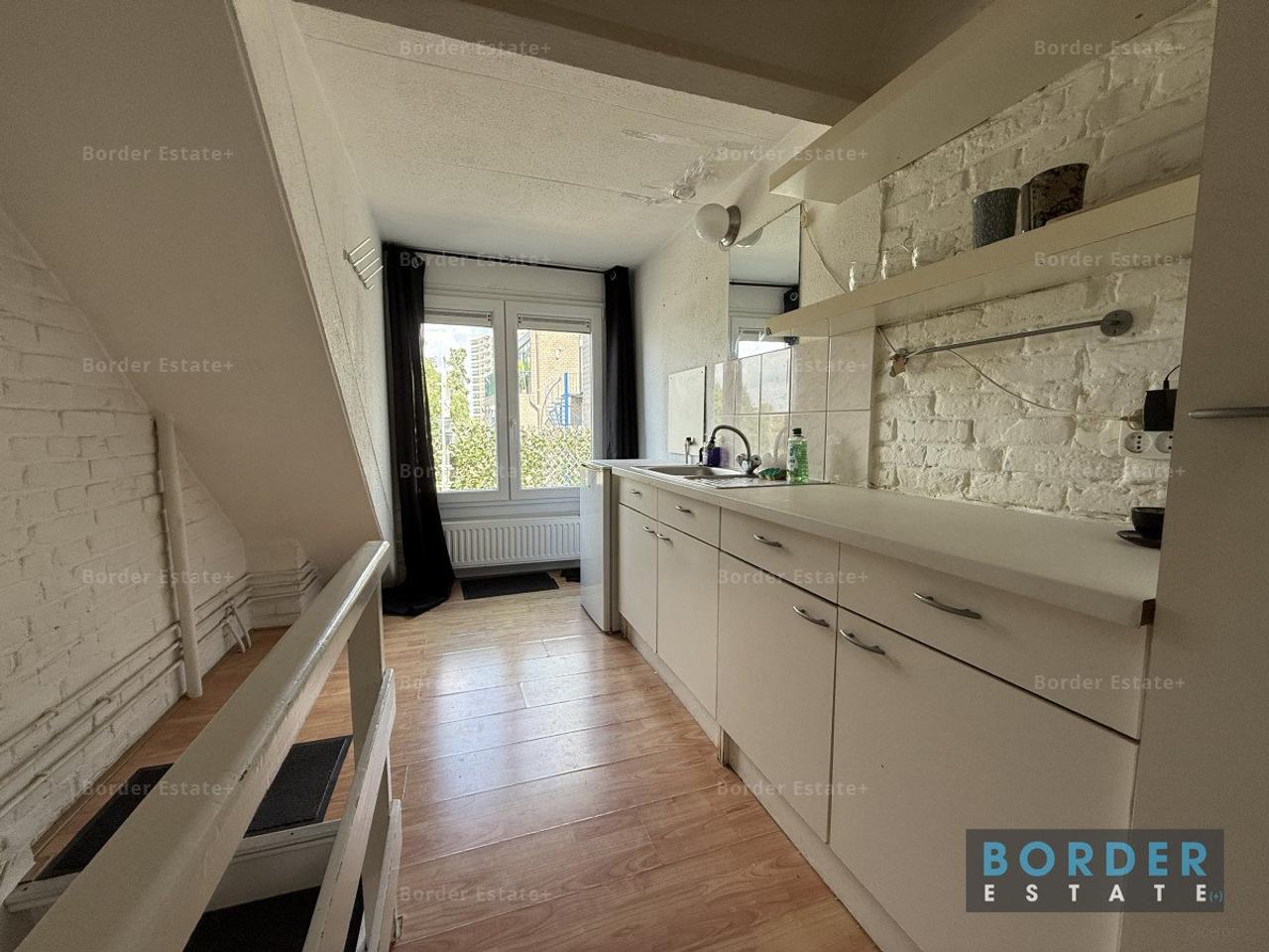 Bright 20 m² room with rooftop terrace - Image 4