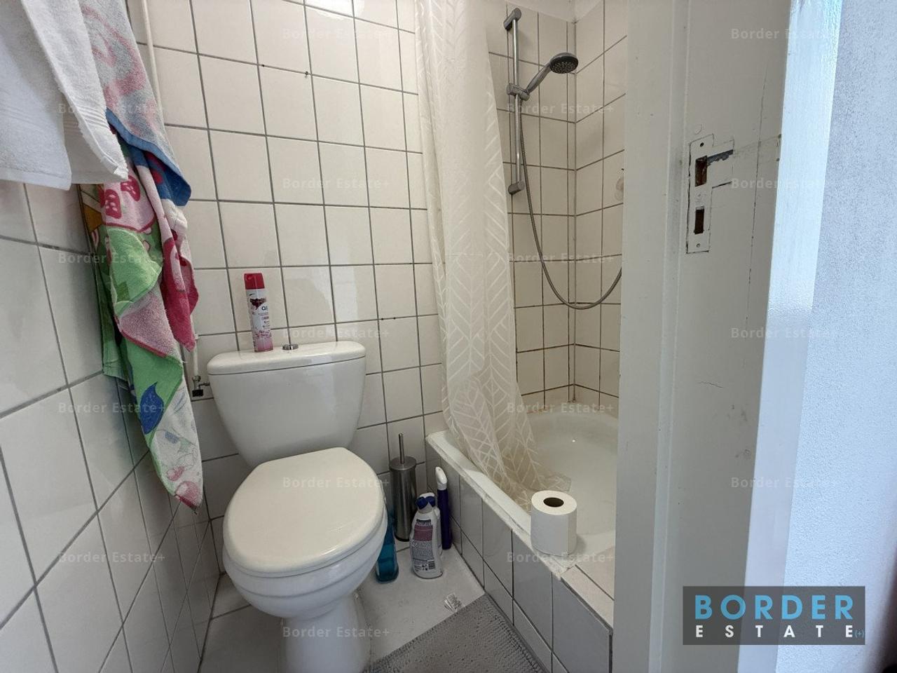 Bright 20 m² room with rooftop terrace - Image 7
