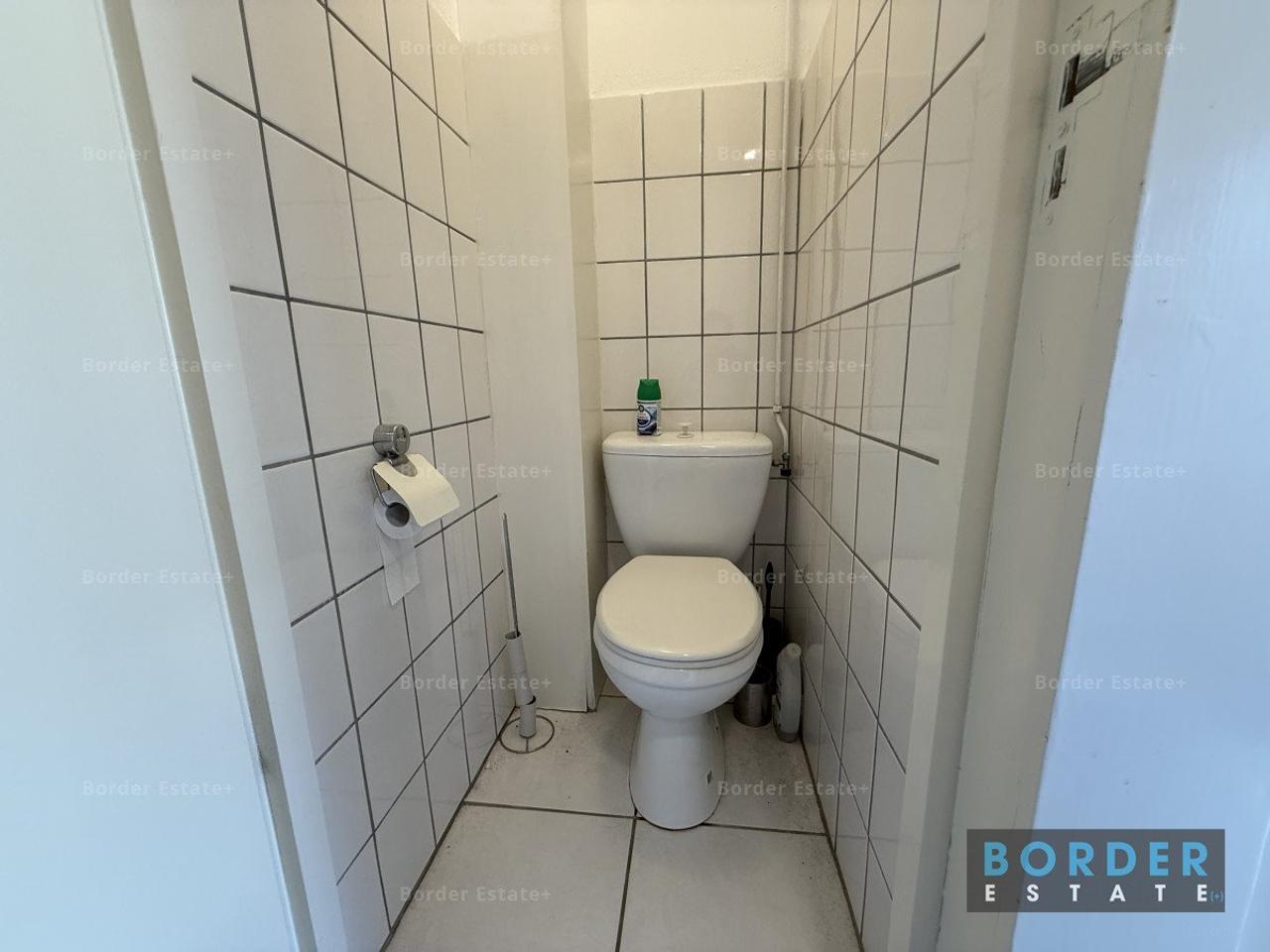 Bright 20 m² room with rooftop terrace - Image 8