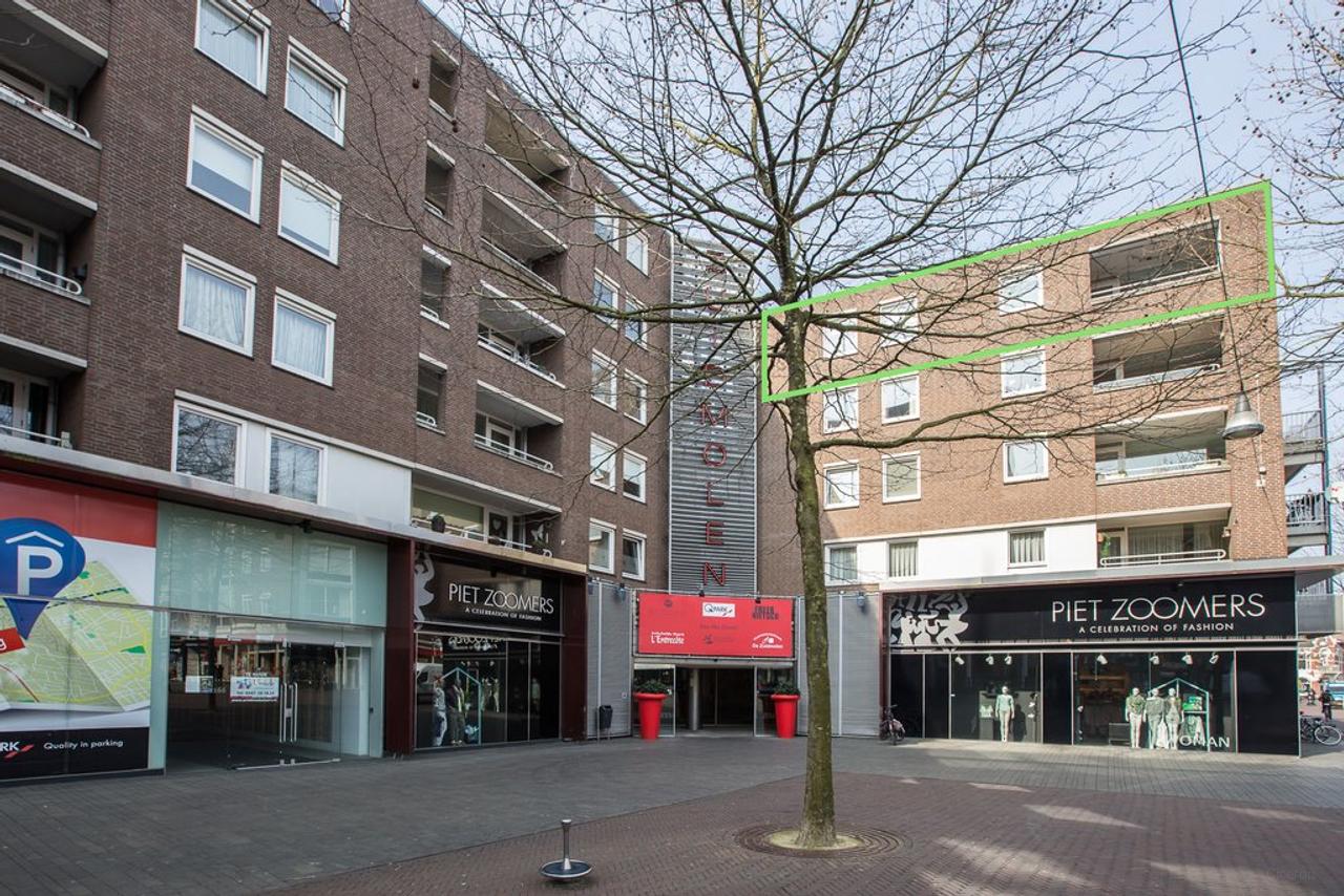 85 m² en 3 kamers aan Boulevard 1945 - Afbeelding 1