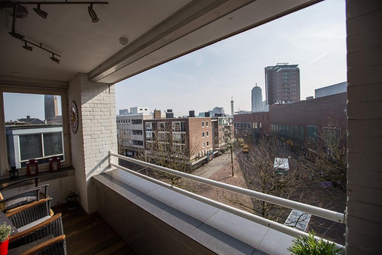 85 m² en 3 kamers aan Boulevard 1945 - Afbeelding 25