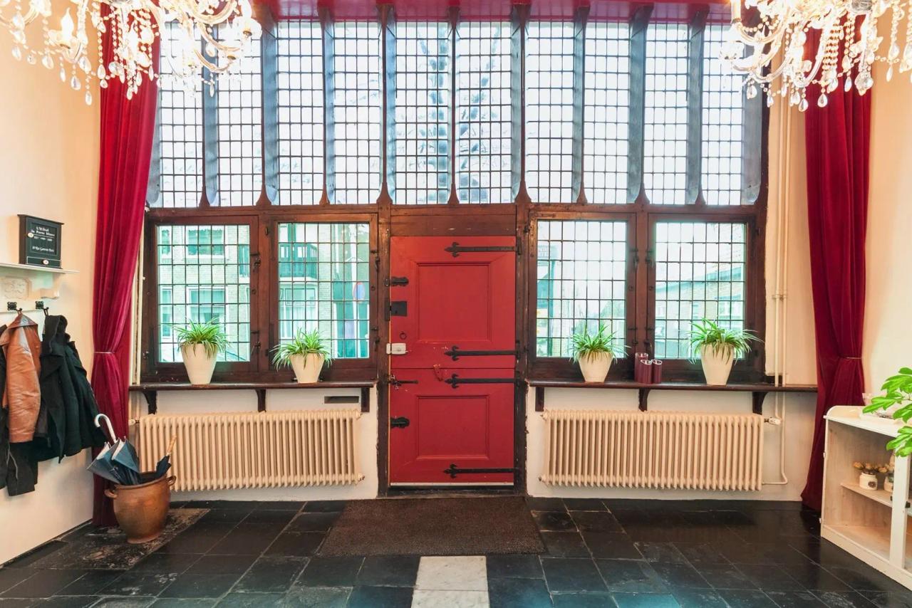 Historic 129 m² Home in Hoorn - Image 3