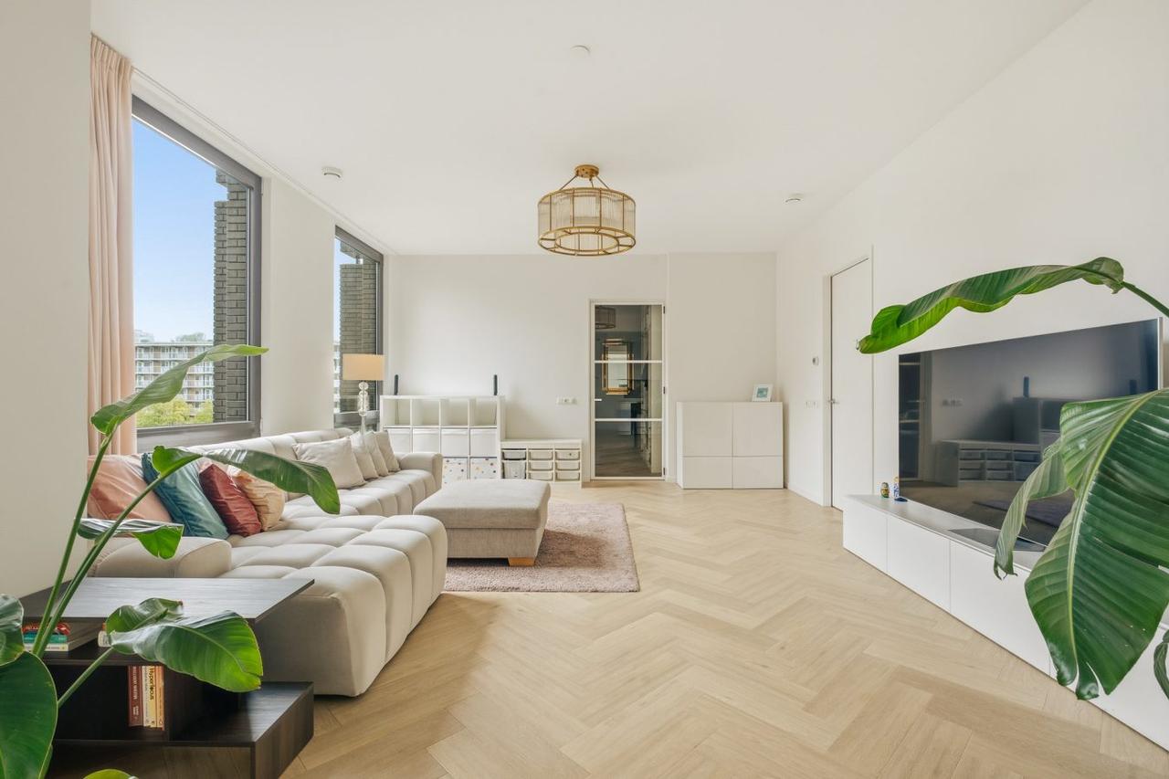 113 m², 3 Bedrooms on Amsterdam’s Zuidas - Image 3