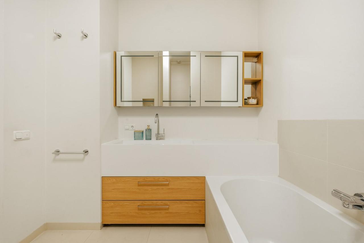 113 m², 3 Bedrooms on Amsterdam’s Zuidas - Image 23