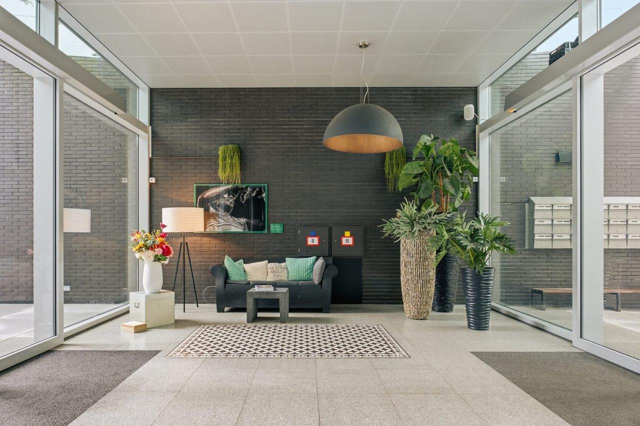 113 m², 3 Bedrooms on Amsterdam’s Zuidas - Image 29