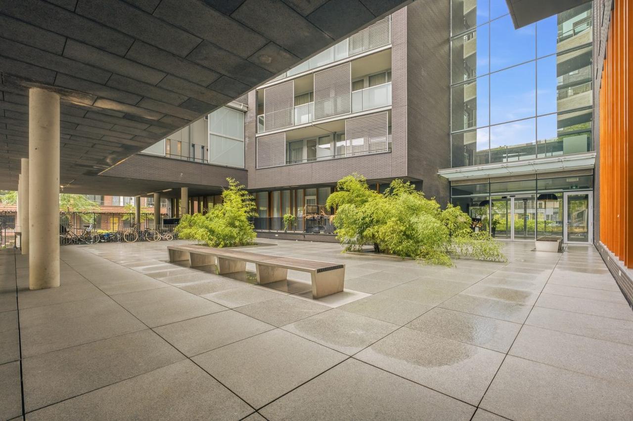 113 m², 3 Bedrooms on Amsterdam’s Zuidas - Image 30